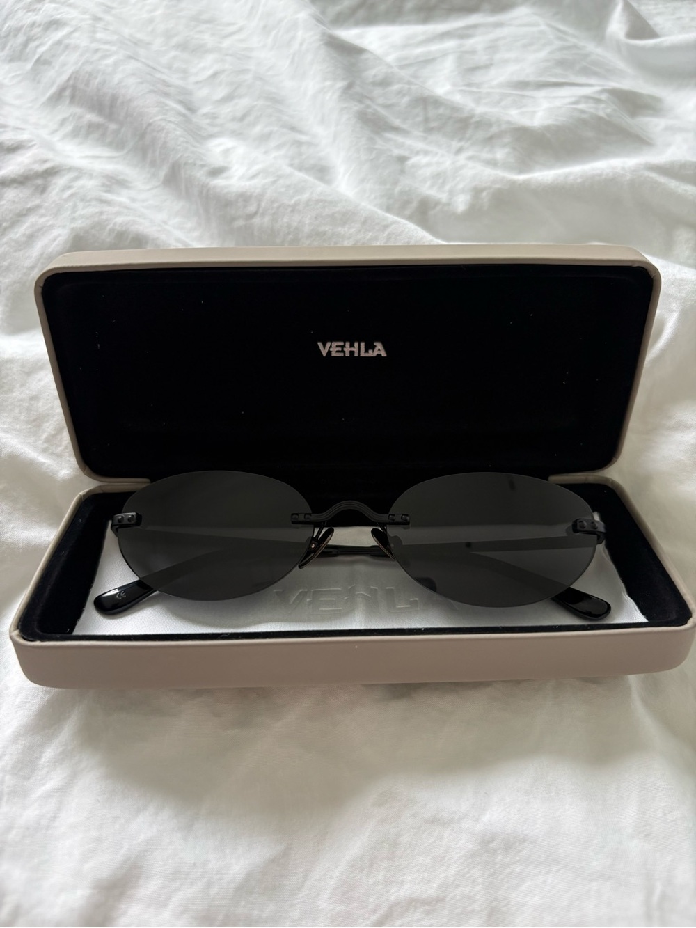 VEHLA Women’s Black Cleo Sunglasses
